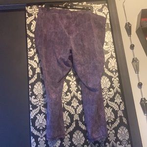 Catherine’s activewear leggings